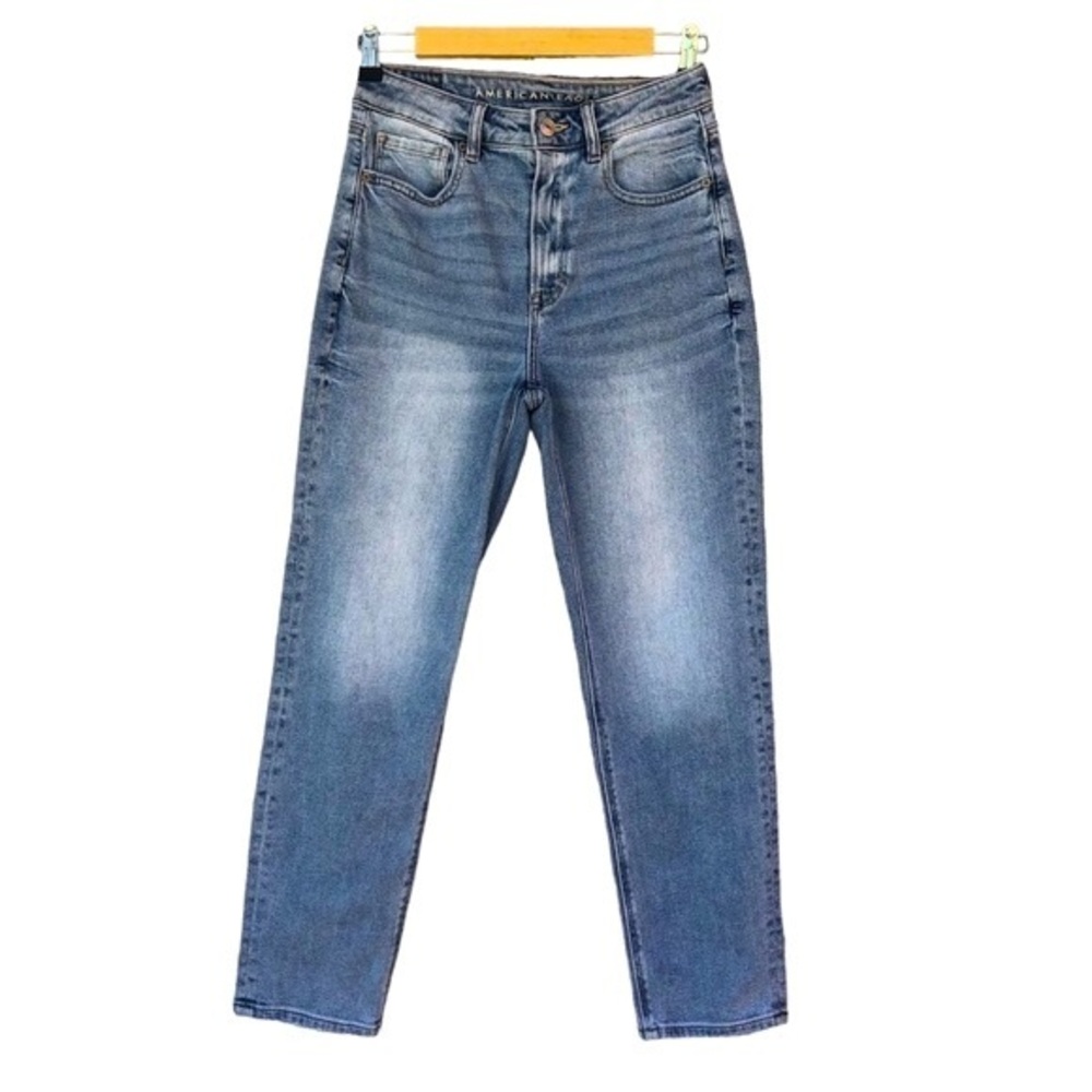 American Eagle Outfitters Stretch Mom Straight Light Blue Wash Jeans 2 Short